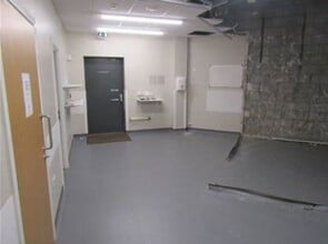 130 Dunthorne Way, Milton Keynes for lease Interior Photo- Image 2 of 2