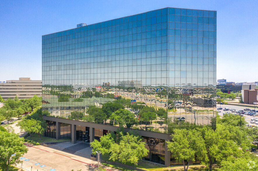 7800 N Stemmons Fwy, Dallas, TX for sale - Primary Photo - Image 1 of 1