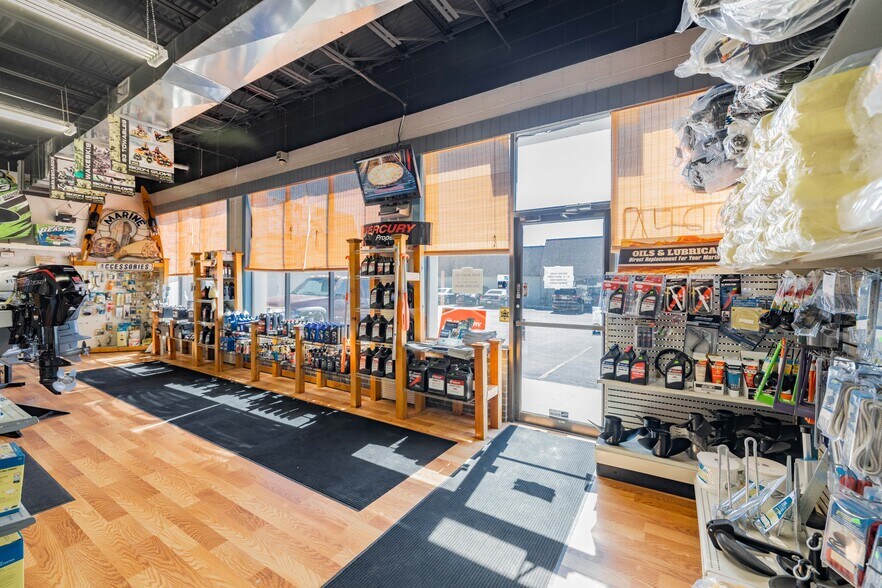 14990 Telegraph Rd, Redford, MI for sale - Interior Photo - Image 2 of 4