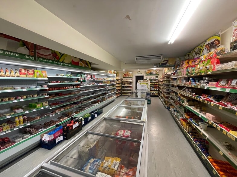 73A-73B Tavistock St, Bedford for lease - Building Photo - Image 2 of 5