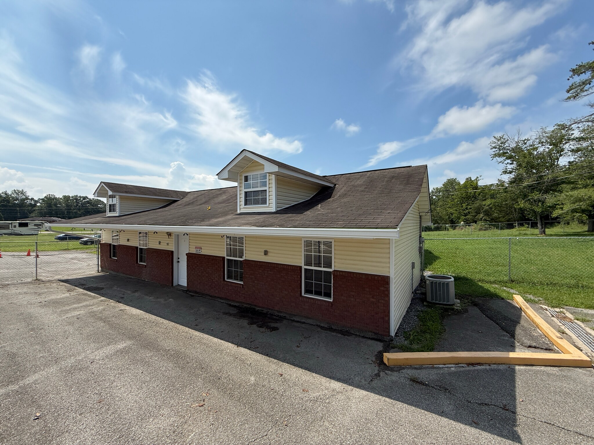 911 US-25E, White Pine, TN for lease Primary Photo- Image 1 of 15