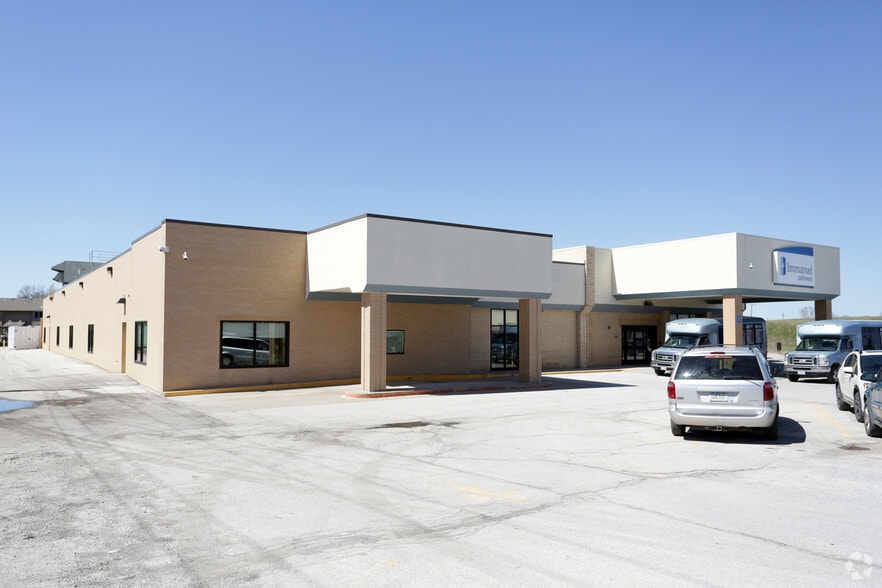 1702 N 16th St, Council Bluffs, IA 51501