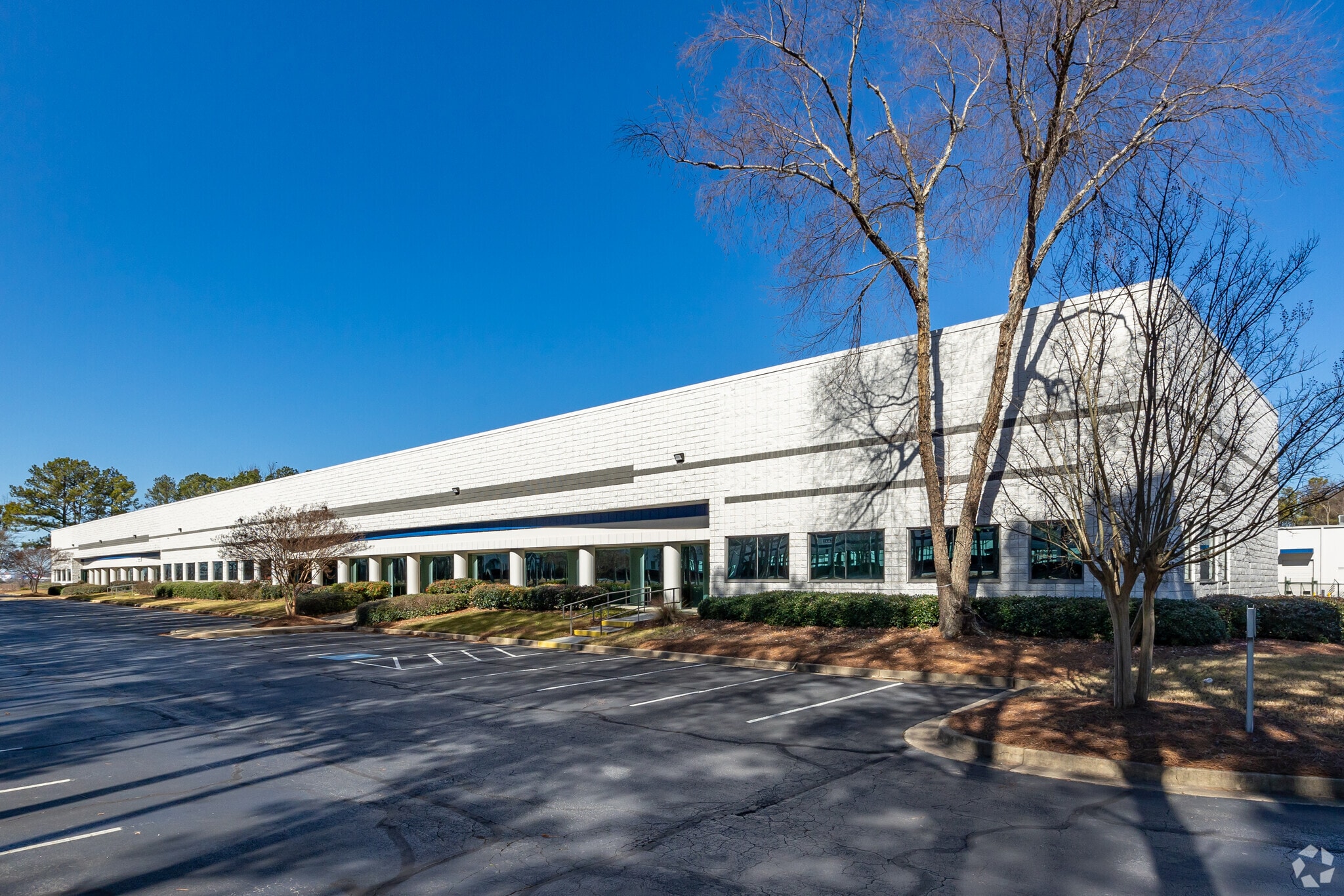 400 Tradeport Blvd, Atlanta, GA for lease Building Photo- Image 1 of 10