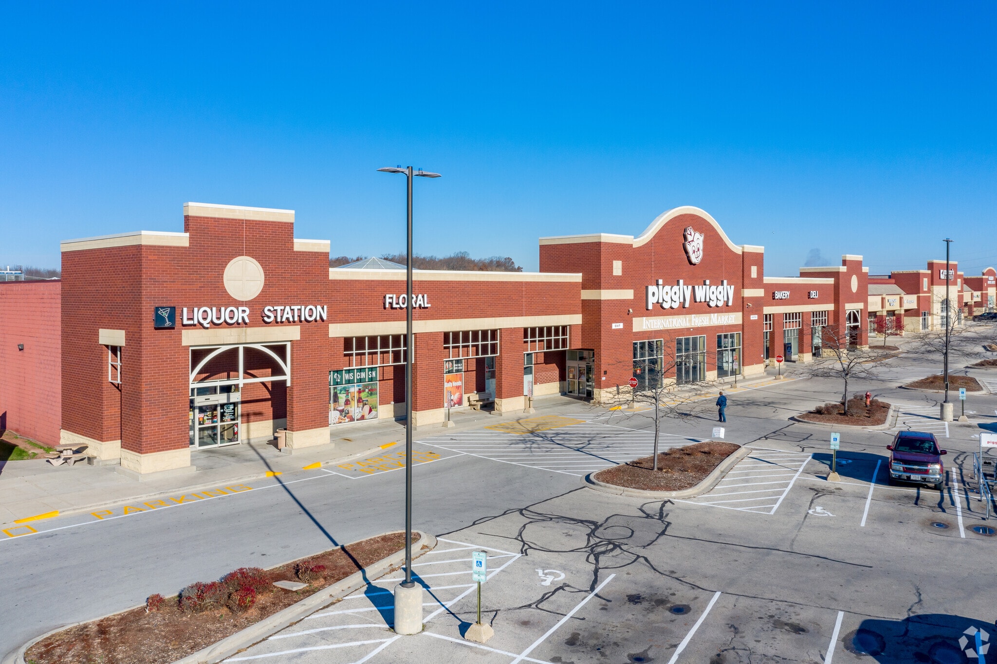 2846 S Business Dr, Sheboygan, WI for lease Building Photo- Image 1 of 7