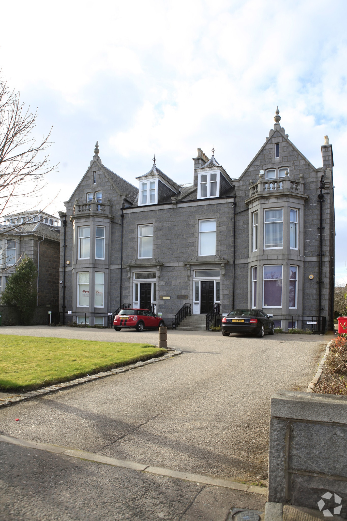 56 Queens Rd, Aberdeen for sale Primary Photo- Image 1 of 1