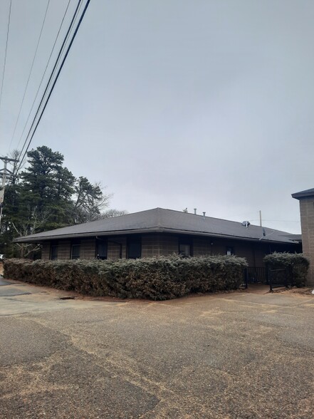 240 Airport Rd, Concord, NH for lease - Building Photo - Image 3 of 9