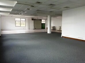 3 avenue du Canada, Les Ulis for lease Interior Photo- Image 1 of 4