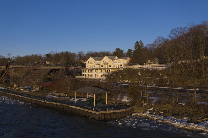 4 Grinnell St, Rhinecliff, NY for lease - Building Photo - Image 1 of 7