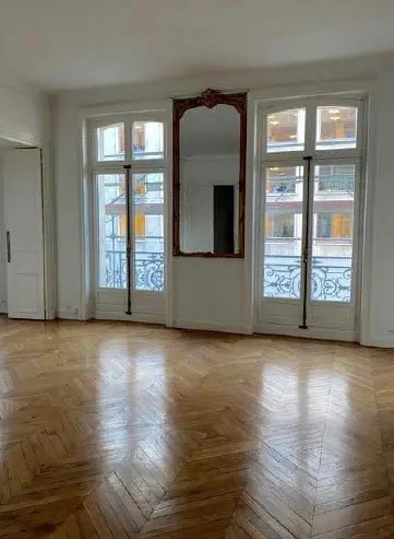 Office in Paris for lease - Interior Photo - Image 1 of 6