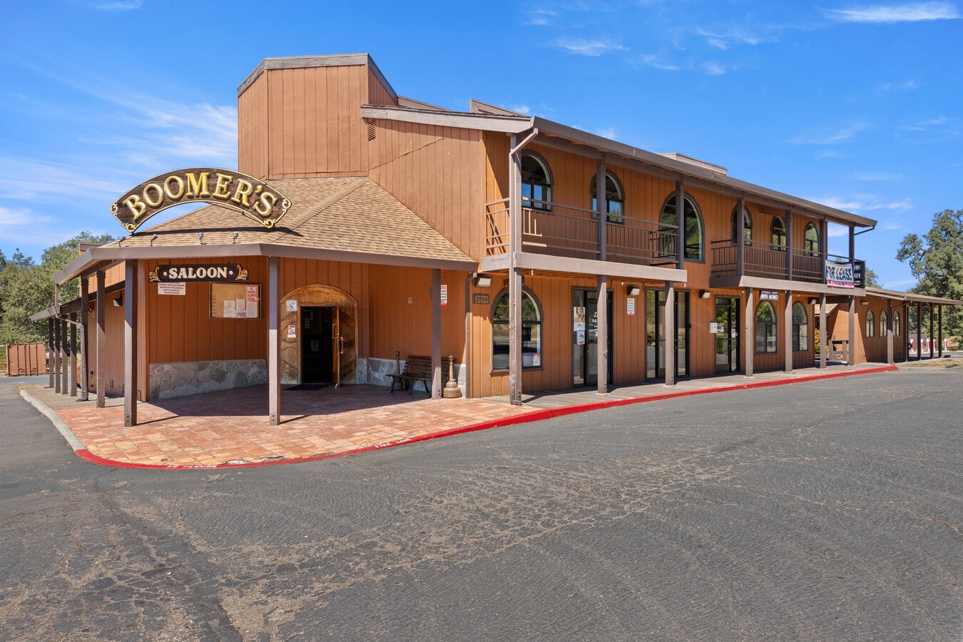 45020 N Highway 101, Laytonville, CA 95454