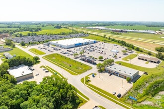 1008 W Bell Ave, Knoxville, IA - AERIAL map view