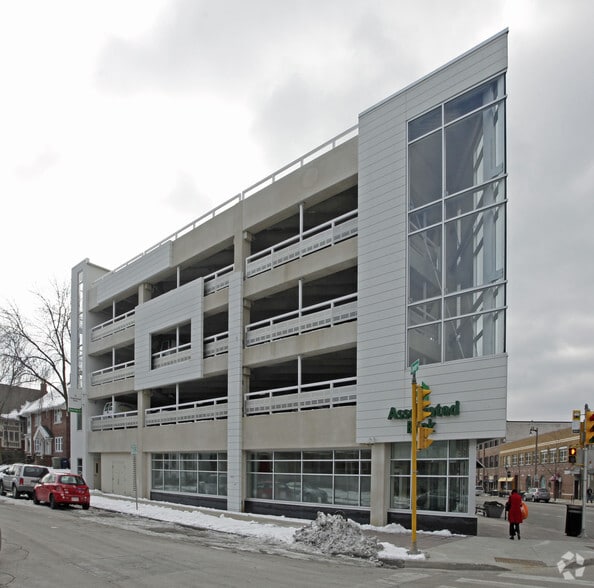 2574-2590 N Downer Ave, Milwaukee, WI for sale - Building Photo - Image 2 of 6