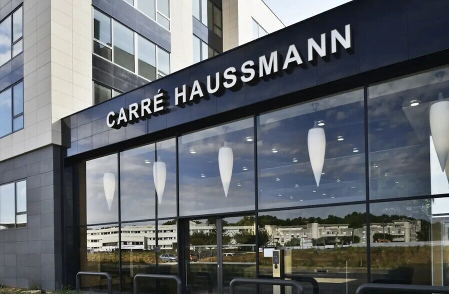 Office in Évry-Courcouronnes for lease - Building Photo - Image 1 of 5