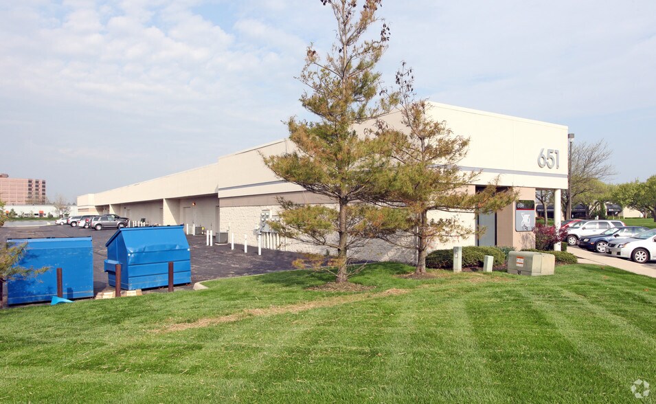 651 Lakeview Plaza Blvd, Worthington, OH for lease - Building Photo - Image 1 of 3