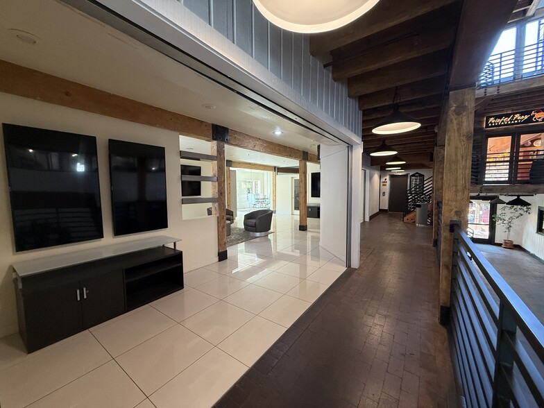 2 W Saint George Blvd, Saint George, UT for lease - Interior Photo - Image 3 of 31