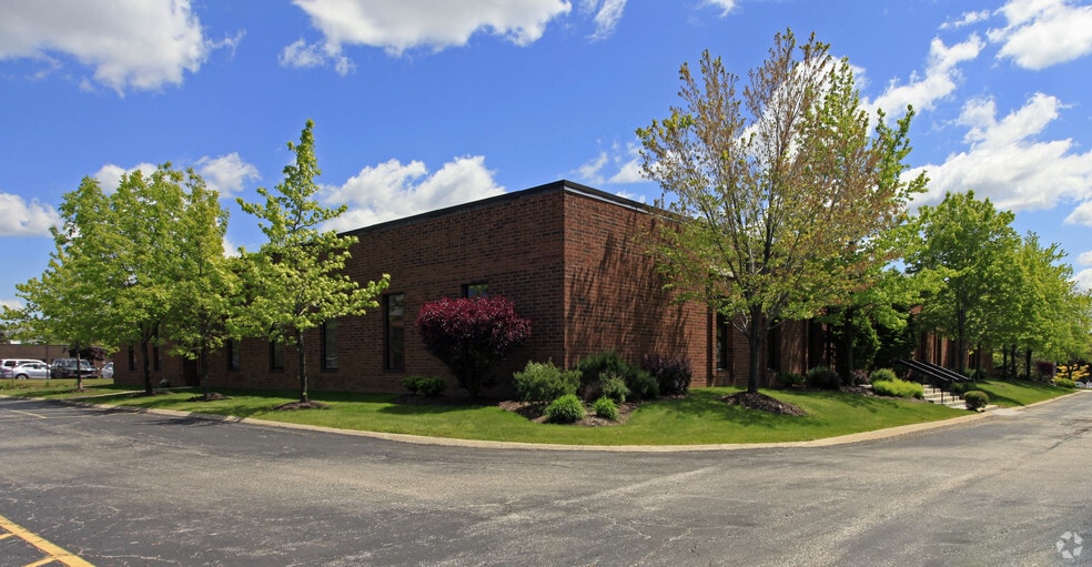 23875 Commerce Park, Beachwood, OH for lease - Building Photo - Image 3 of 4