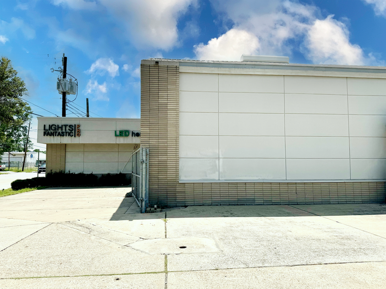 4205 Pinemont Dr, Houston, TX for lease - Building Photo - Image 2 of 4