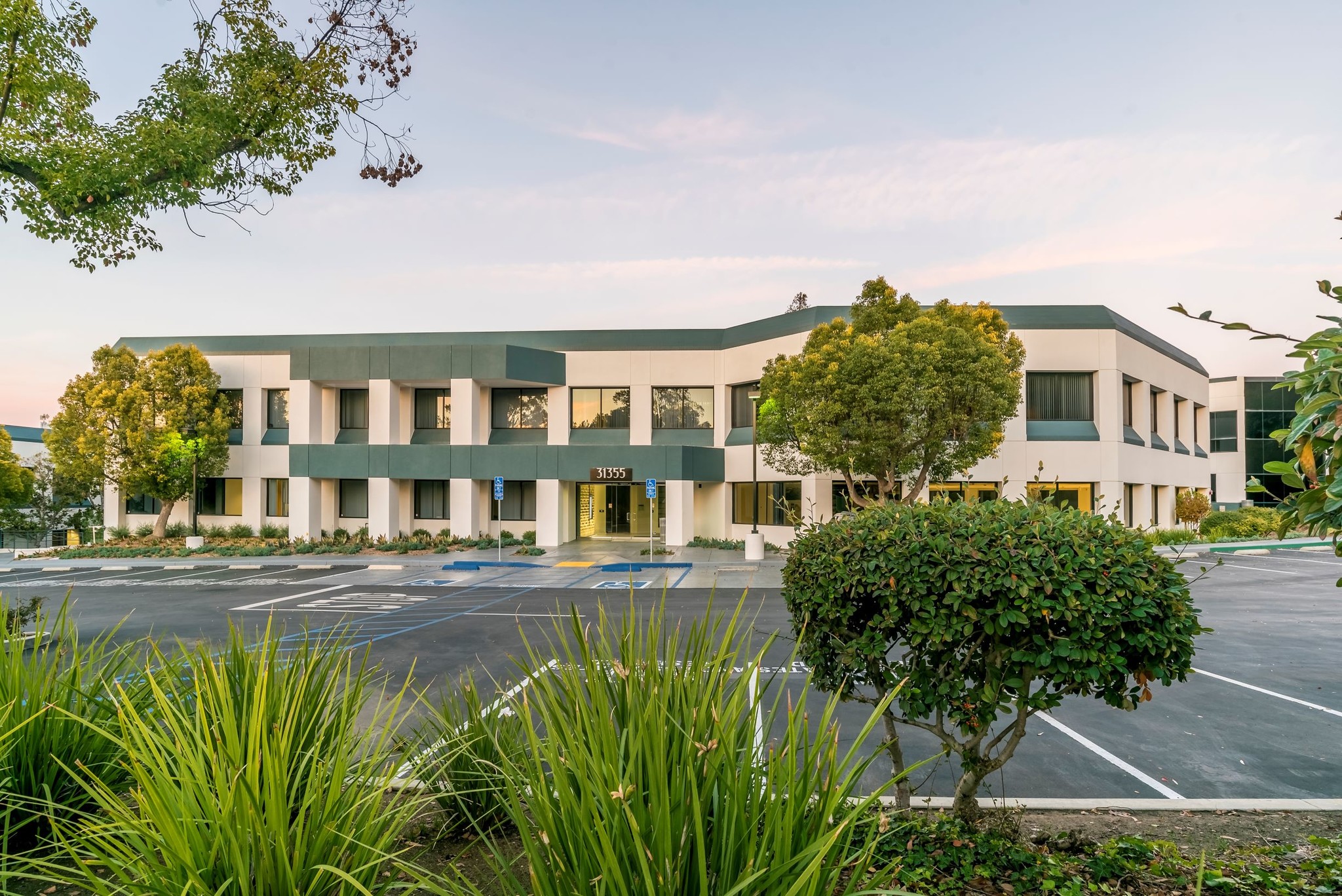 31355 Oak Crest Dr, Westlake Village, CA for lease Building Photo- Image 1 of 13