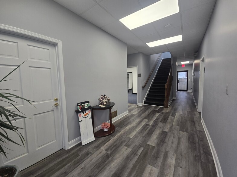 1000 Clifton Ave, Clifton, NJ for lease - Interior Photo - Image 2 of 3