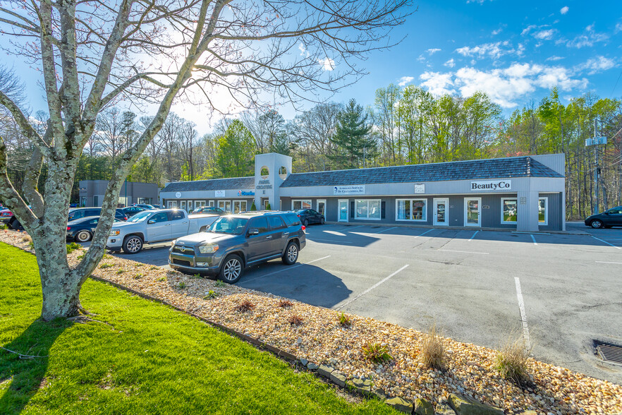 1207-1223 Taft Hwy, Signal Mountain, TN for lease - Building Photo - Image 2 of 11