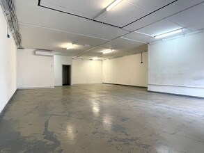 2 Picrite Cl, Prospect for lease Interior Photo- Image 1 of 3
