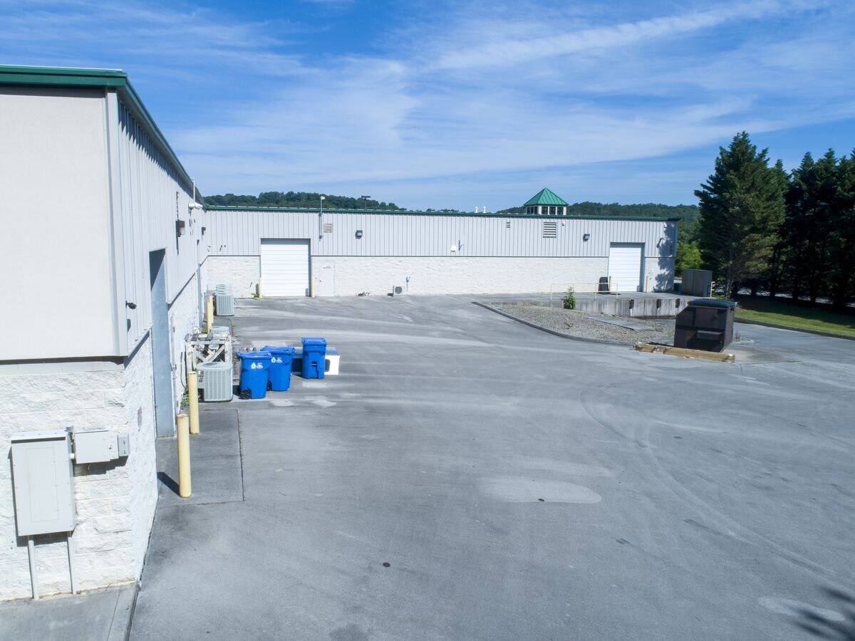 3324 Wrights Ferry Rd, Louisville, TN 37777