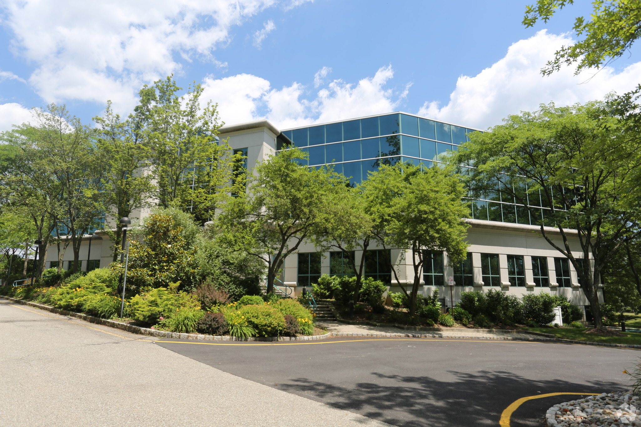 8 Woodhollow Rd, Parsippany, NJ 07054 - Interstate Office Center | LoopNet