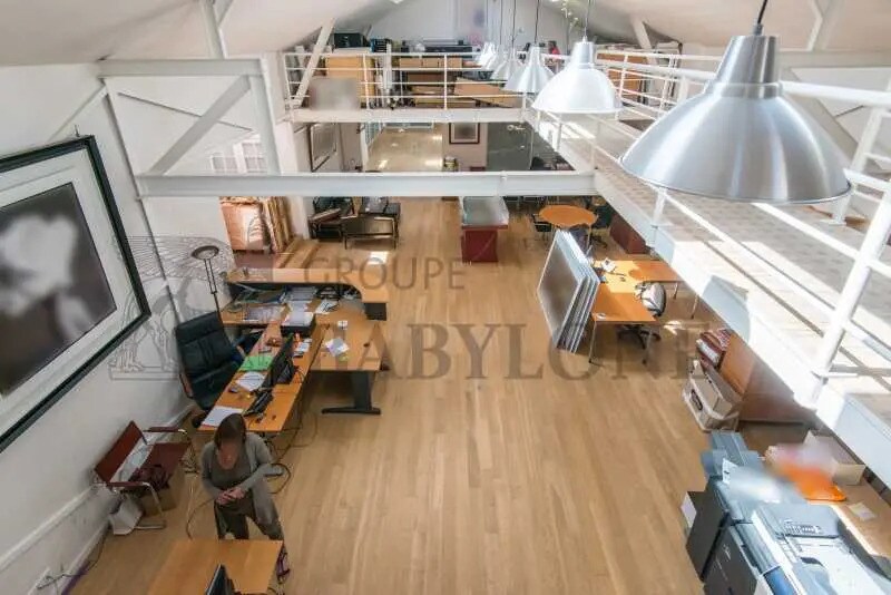 Location Bureaux 456 m² - Photo 1