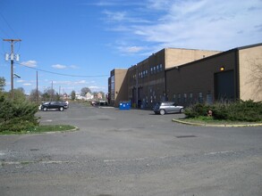 900 Port Reading Ave, Port Reading, NJ for lease Building Photo- Image 2 of 5