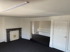 11 Amwell End, Ware for lease Interior Photo- Image 1 of 2