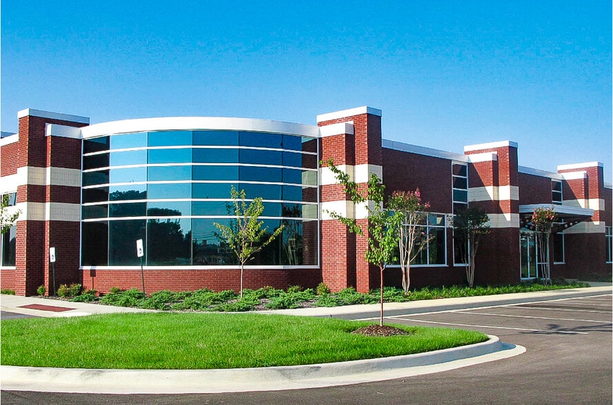 7027 Old Madison Pike NW, Huntsville, AL for lease - Building Photo - Image 2 of 3