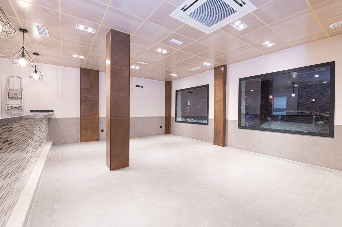 Lucena, COR 14900 -  -  - Interior Photo - Image 1 of 7