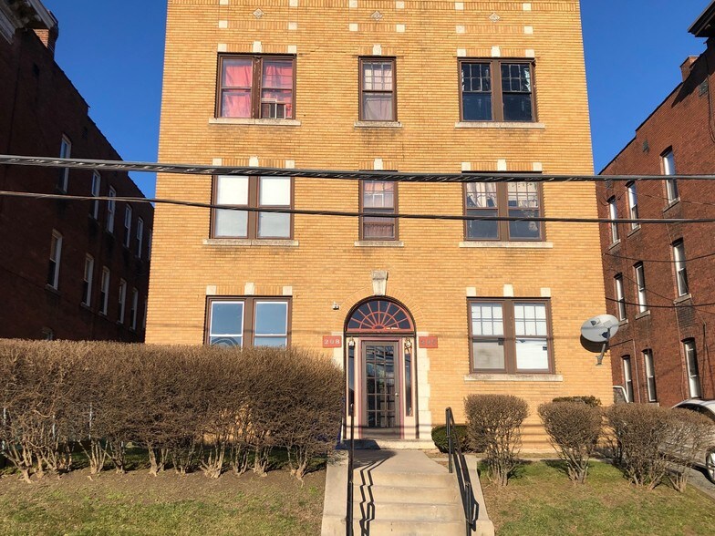 206-208 Hamilton St, Hartford, CT for sale - Building Photo - Image 1 of 1