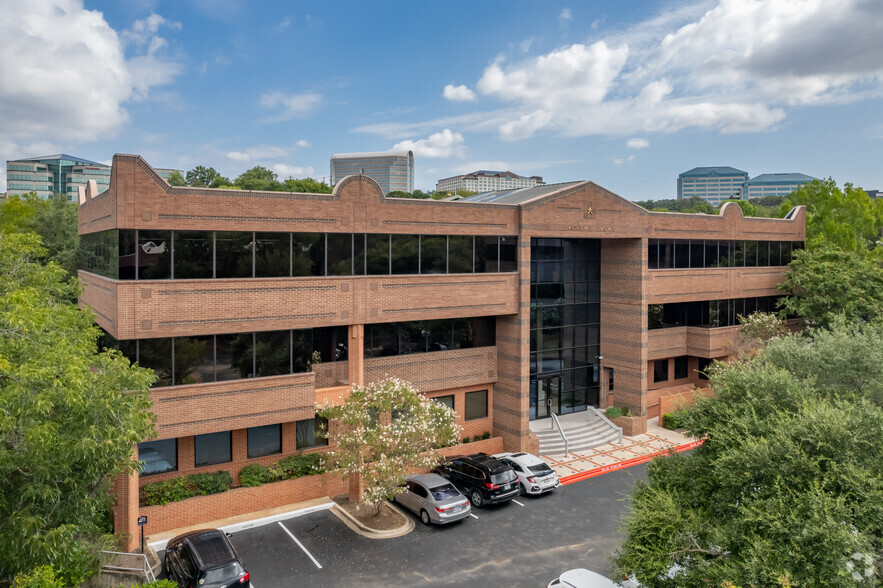 9015 Mountain Ridge Dr, Austin, TX for lease - Building Photo - Image 1 of 11