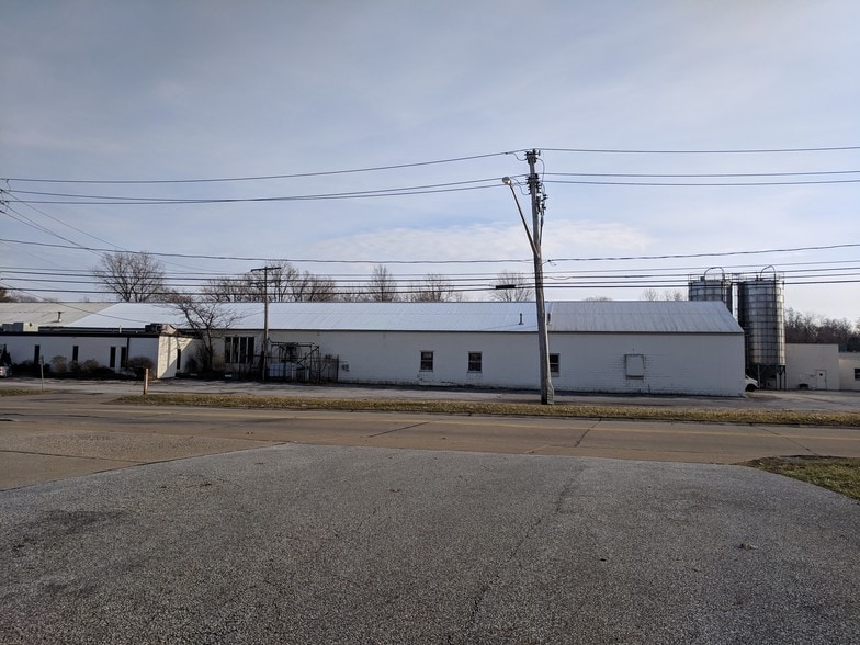 8820 East Ave, Mentor, OH for sale - Building Photo - Image 2 of 4