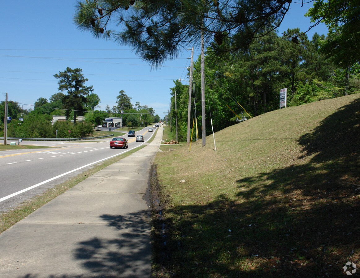 27950 N Main St, Daphne, AL 36526