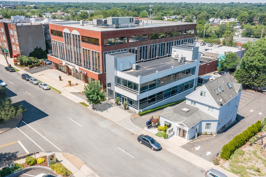 104 Grand Ave, Englewood, NJ for lease - Building Photo - Image 2 of 6