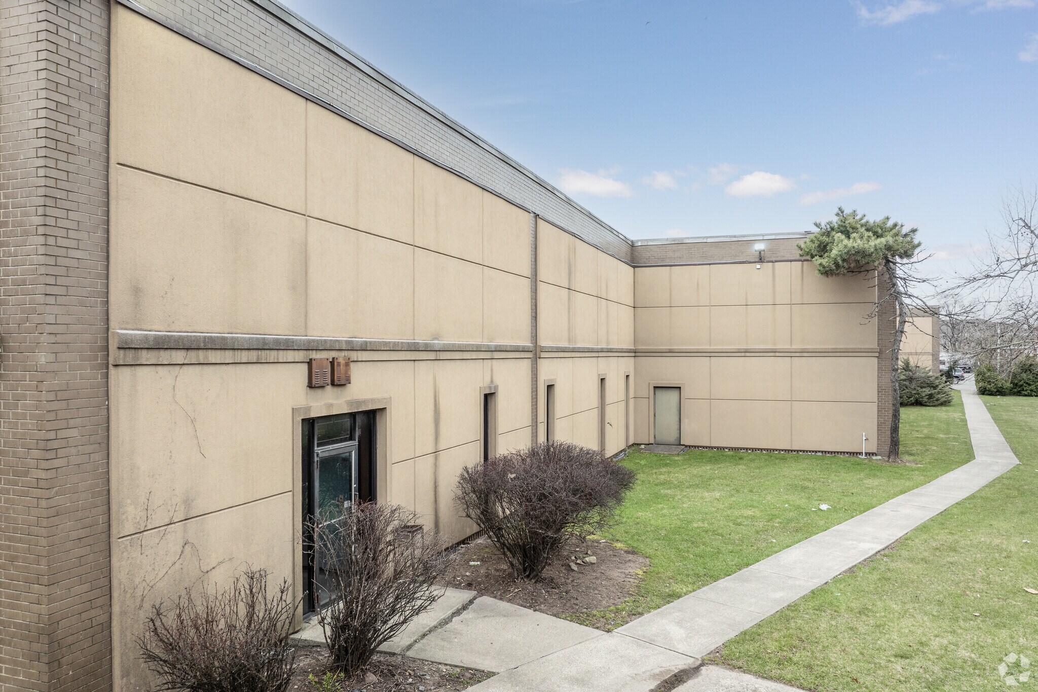 245-275 Secaucus Rd, Secaucus, NJ for lease Building Photo- Image 1 of 8