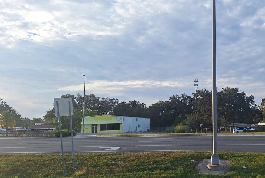 14117 US Highway 19, Hudson, FL for lease - Building Photo - Image 1 of 27