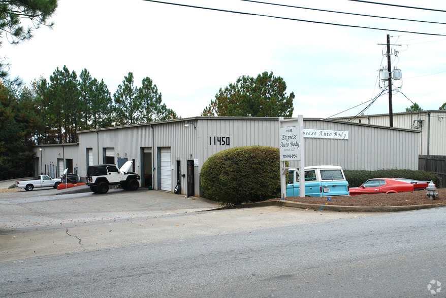 11450 N Fulton Industrial Blvd, Alpharetta, GA for lease - Primary Photo - Image 1 of 6