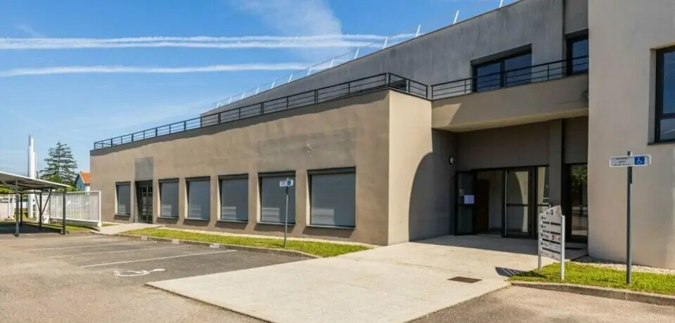 Flex in Saint-Priest for lease - Building Photo - Image 1 of 23