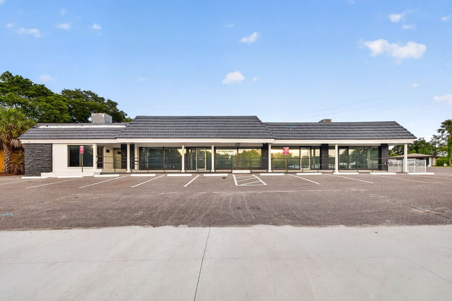 1559 Indian Rocks Rd S, Largo, FL for lease - Building Photo - Image 1 of 45