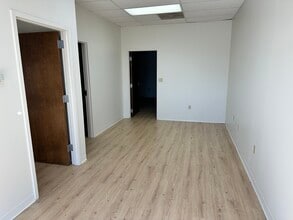 18118 Chesterfield Airport Rd, Chesterfield, MO for lease Interior Photo- Image 2 of 15
