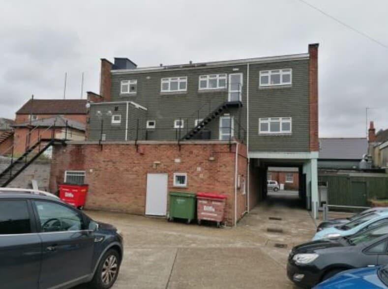 86-88 High St, Newport for sale - Building Photo - Image 2 of 3