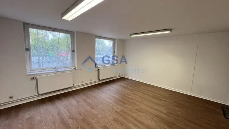 Office in Évry-Courcouronnes for lease - Interior Photo - Image 1 of 6