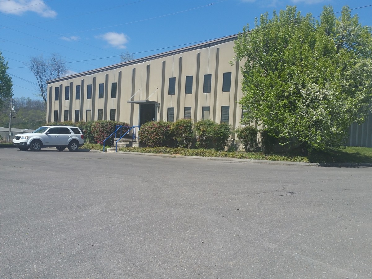 1564 Waring Rd NW, Dalton, GA 30721