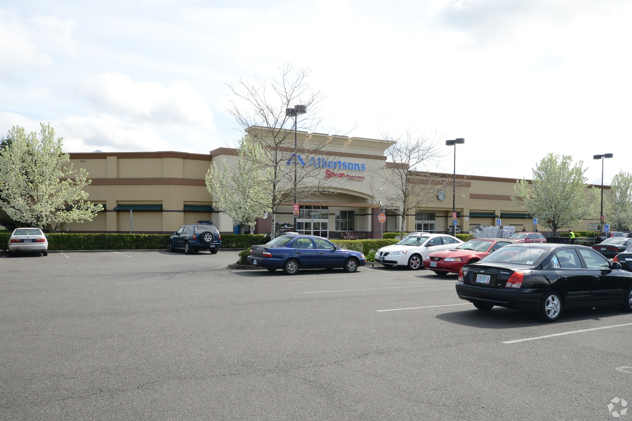 880-888 NE 25th Ave, Hillsboro, OR for sale Primary Photo- Image 1 of 8