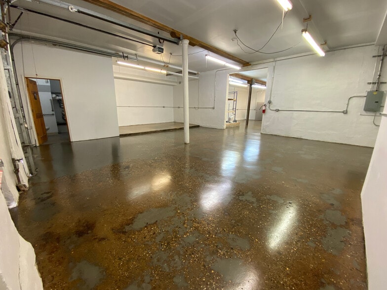 1333 Lee St, Philadelphia, PA for lease - Building Photo - Image 2 of 7