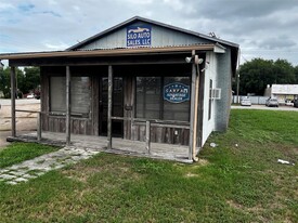 108 E Brown St, Ennis TX - Loft