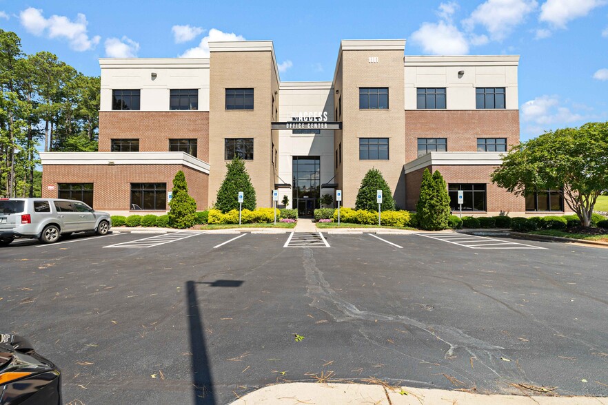 8801 Fast Park Dr, Raleigh, NC for lease - Building Photo - Image 1 of 10